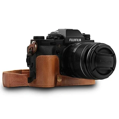 Abbildung von MegaGear MG1553 Ever Ready Echtleder Kamera Halbtasche mit Trageriemen für Fujifilm X T3 Braun
