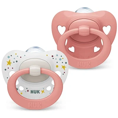 Abbildung von NUK Signature Babyschnuller 0−6 Monate Beruhigt 95 % der Babys BPA freie Silikonschnuller in Herzform Mit Etui Rosa Herzen 2 Stück
