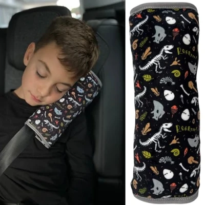 Abbildung von HECKBO Auto Schlafkissen für Kinder Mädchen Jungen Dinosaurier Dino Skelett maschinenwaschbar kuschelweich Gurtkissen, Gurtschoner, Gurtschutz Sitzerhöhung, Kissen, Reisekissen