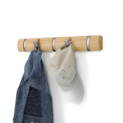 Abbildung von Umbra Flip 5 Garderobenhaken Moderne, Schlichte und Platzsparende Garderobenleiste mit Beweglichen Haken für Jacken, Mäntel, Schals, Handtaschen Mehr, Natur