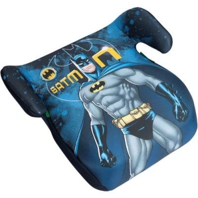 Abbildung von DC Comics Batman i Size Auto Rücksitz ECE R129/03. Sicherheitsheber für Kinder mit einer Höhe von 126 bis 150 cm. Rise Superhelden Grafiken, Sitz auf blauem Hintergrund.