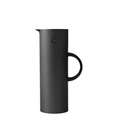Abbildung von Stelton Isolierkanne EM77 Doppelwandige für heiße/kalte Getränke Tee &amp; Kaffeekanne mit Glaseinsatz, Magnetverschluss, Schraubdeckel, Vintage Design 1 Liter, Soft Black