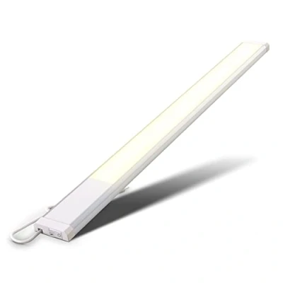 Abbildung von B.K.Licht LED Leiste mit Ein Ausschalter, warmweiße Lichtfarbe, inkl. Steckerkabel, Unterbauleuchte Küche, Lichtleiste Schrankbeleuchtung, Küchenlampe, 57,5x4,9x1,3 cm, Weiß Silber