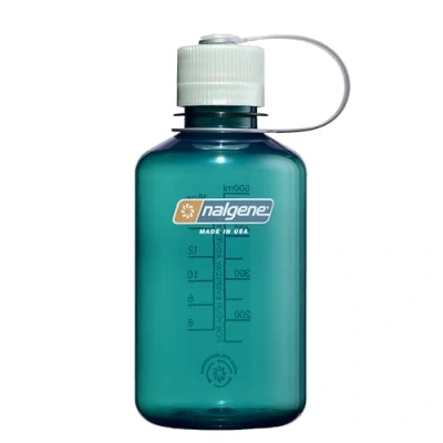 Abbildung von Nalgene Sustain Tritan BPA freie Wasserflasche aus 50% Kunststoffabfällen, 473 ml, schmaler Mund, Forelle, 16 oz