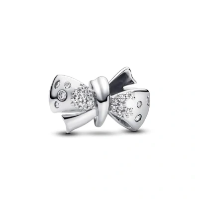 Abbildung von PANDORA Moments Funkelndes Schleifen Charm aus Sterling Silber mit Zirkonia, Kompatibel Armbänder, 793442C01