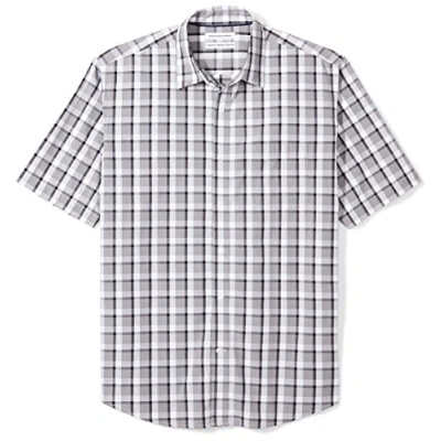 Abbildung von Amazon Essentials Herren Kurzärmeliges Hemd aus Popeline, Normale Passform, Schwarz Grau Karomuster, XS