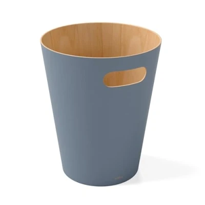 Abbildung von Umbra Abfalleimer Zweifarbiger Holz Papierkorb für Büro, Badezimmer, Wohnzimmer und Mehr, Wood, Schieferblau, 7.5L