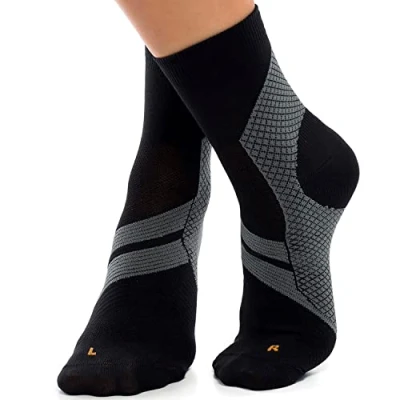 Abbildung von ZaTech Plantarfasziitis Socken, Kompressions unterstützt Ferse, Knöchel und Fußgewölbe, für bessere Durchblutung, reduziert Fußschwellungen Schmerzen (Schwarz/Grau, M, 39 41)