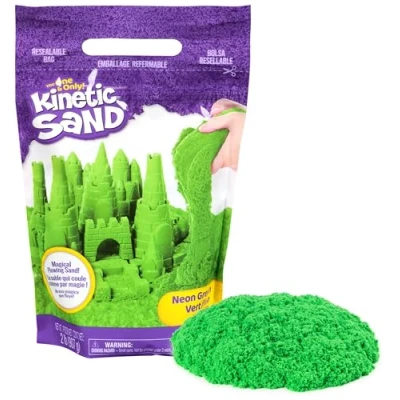 Abbildung von Kinetic Sand 907 g Grün im wiederverschließbaren Beutel magischer für kreatives Indoor Sandspiel, Hergestellt in Schweden, Kinder ab 3 Jahren