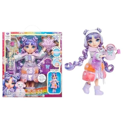 Abbildung von Rainbow High Winter Wonderland Violet (Lila) 28 cm Modepuppe, mit verstecktem magischem Schnee, der Sich Wasser aufbläst, Schneemann Set, geeignet für Kinder von 4 12 Jahren und Sammler