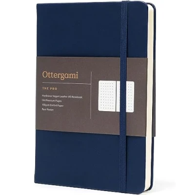Abbildung von Ottergami Bullet Journal Notizbuch gepunktet Hochwertiges, dickes Papier mit 150 g/m² und 144 Seiten The Pro A5 dotted Bulletjournal Punktraster Veganer Ledereinband
