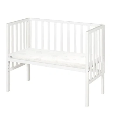 Abbildung von roba Beistellbett safe asleep® 2 in 1 45 x 90 cm Höhenverstellbar Komplettes Anstellbett mit Matratze + Mesh Barriere Bett Set für Babys Holz weiß