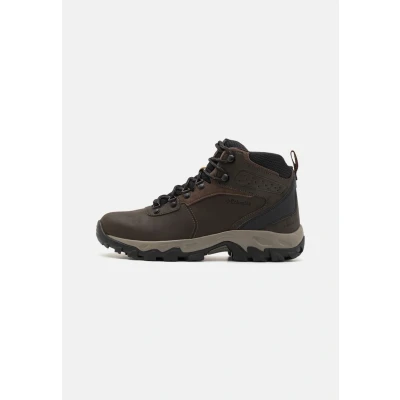 Abbildung von Columbia Newton Ridge PLUS II Waterproof Hikingschuh, Herren, Größe: 41, Squash Schuhe