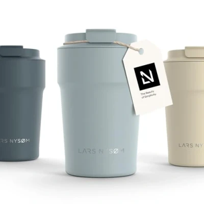 Abbildung von LARS NYSØM Thermo Kaffeebecher to go 380ml Travel Mug 0,38 Liter mit Isolierung Auslaufsicherer Edelstahl Thermobecher für Kaffee und Tee unterwegs Teebecher (Sky Blue, 380ml)