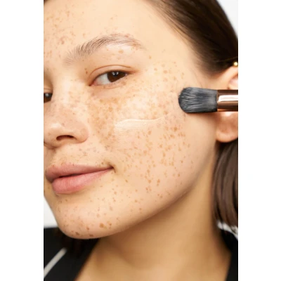 Abbildung von Maybelline New York Super STAY 24H SKIN TINT Foundation, Damen, Größe: 30 ml, Light beige