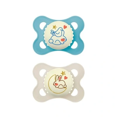 Abbildung von MAM Original Night Schnuller im 2er Set, leuchtender &amp; zahnfreundlicher Baby aus nachhaltigen bio erneuerbaren Materialien, mit Schnullerbox, 0 6 Monate, Hase/Mond