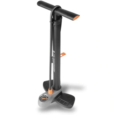 Abbildung von SKS GERMANY AIRCONTROL 8.0 Standpumpe (Luftpumpe für alle Ventilarten, verlängerter Schlauch, Präzisionsmanometer, angenehmer Griff, max. Druck: 8 bar/115 PSI), Schwarz