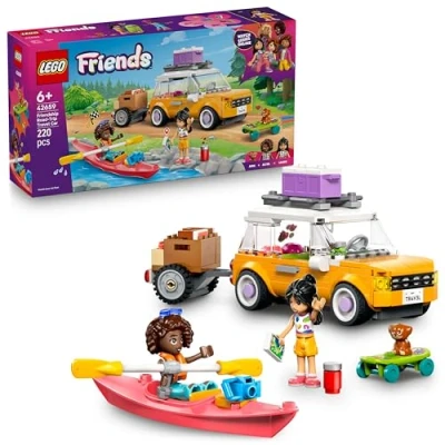Abbildung von LEGO Friends Abenteuertrip mit Freunden Auto Spielzeug Anhänger, 2 Mini Puppen, Welpen Figur, Kajak &amp; Zubehör, inkl. Skateboard und Rollschuhe Set für Mädchen ab 6 Jahren 42659