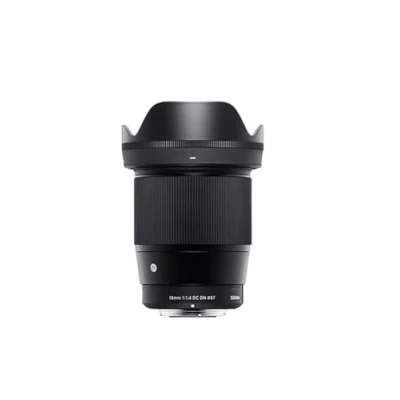 Abbildung von Sigma 16 mm f/1.4 DC DN Contemporary Festbrennweite Allround Objektiv Schwarz Für Micro Four Thirds Mount