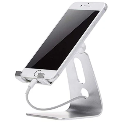 Abbildung von Amazon Basics Verstellbarer Handy Ständer für iPhone und Android , 8.1 x 7.62 9.9 cm, Silberfarben