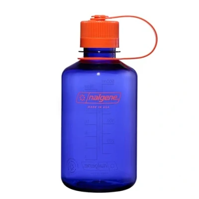 Abbildung von Nalgene Wasserflasche Leichte Sustain Tritan BPA freie, bruchsichere Flasche für Rucksackreisen, Wandern, Fitnessstudio, 473 ml, schmaler Mund, Immergrün, 342868, 16 oz