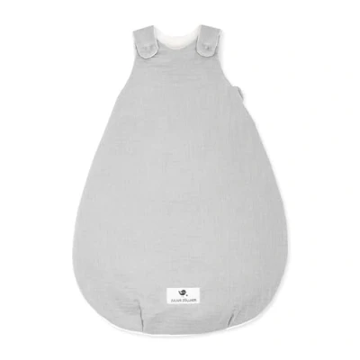 Abbildung von Julius Zöllner Babyschlafsack Musselin, warme Füllung 2,5 TOG, waschbar bei 40C, Made in Germany, Oeko TEX Standard 100, grau, Gr. 68/74