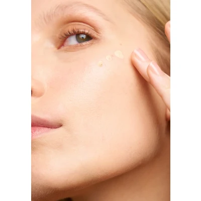 Abbildung von Maybelline New York Dream Radiant Liquid Makeup Foundation, Damen, Größe: 30 ml, 3 true ivory