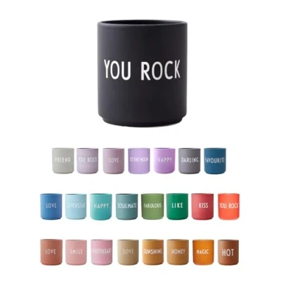 Abbildung von Design Letters Kaffeebecher Lieblingsbecher Weihnachtsgeschenke für Männer, Frauen Ideal Weihnachtsdeko, Tischdeko Weihnachten Tasse mit Spruch Porzellan Kaffeetassen YOU ROCK 250 Ml