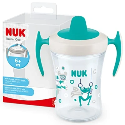 Abbildung von NUK Trainer Cup Trinklernbecher auslaufsicherer Becher mit weichem Trinkschnabel &amp; ergonomischen Griffen 6+ Monate 230 ml BPA frei grüner Frosch