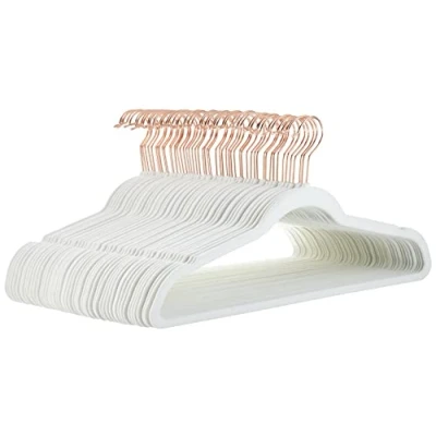 Abbildung von Amazon Basics Kleiderbügel aus Samt für Anzüge, schmal, Elfenbein/Roségold, rutschfest, 50er Pack