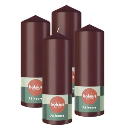 Abbildung von Bolsius Glatte Stumpenkerzen Bordeauxrot 4 Stück 20 x 7 cm Dekorative Haushaltkerzen Länge Brenndauer 75 Stunden Unparfümierte Enthält Natürliches Pflanzenwachs Ohne Palmöl