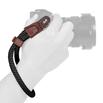 Abbildung von MegaGear MG939 Baumwollkamera Handgelenkschlaufe Komfortpolsterung, Sicherheit für alle Kamera Klein 23cm/9inc (schwarz)