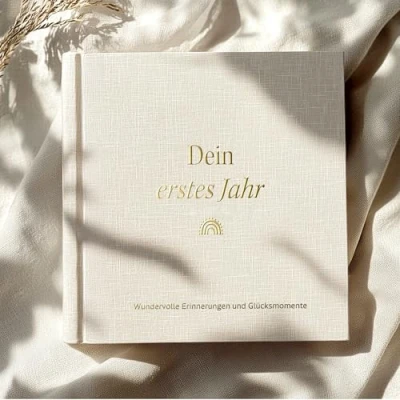 Abbildung von MeinBaby123® Babyalbum Dein erstes Jahr hochwertig vergoldet mit 136 Ausfüllseiten Geschenk zur Geburt, Babygeschenke, Babytagebuch zum ausfüllen für Meilensteine im 1. Lebensjahr (leinen beige)