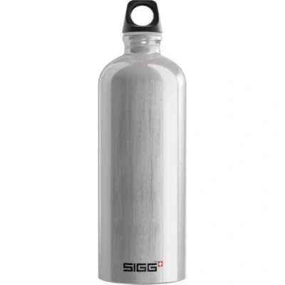 Abbildung von SIGG Alu Trinkflasche Traveller Klimaneutral Zertifiziert Für Kohlensäurehaltige Getränke Geeignet Auslaufsicher Federleicht BPA frei Outdoor Grau 1L