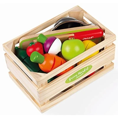 Abbildung von Janod Holz Obst und Gemüse Spielset ‘Green Market’ Marktkiste mit 9 Gemüsesorten Holzbrett, Messer Metallsieb Holzspielzeug Ab 3 Jahren, J06607
