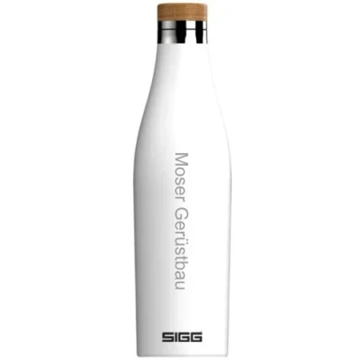 Abbildung von SIGG Isolierte Trinkflasche Meridian Auslaufsicher Extra schlank BPA frei Plastikfrei Doppelwandiger 18/8 Edelstahl Bambus Schraubverschluss 0,5L / 0,7L