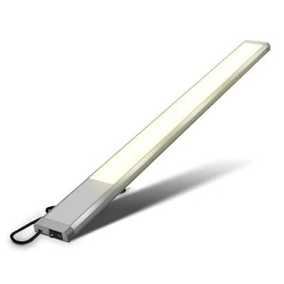 Abbildung von B.K.Licht LED Leiste mit Ein Ausschalter, warmweiße Lichtfarbe, inkl. Steckerkabel, Unterbauleuchte Küche, Lichtleiste Schrankbeleuchtung, Küchenlampe, 57,5x4,9x1,3 cm, Titanfarbig