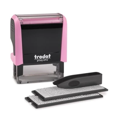 Abbildung von Trodat Printy 4912 Stempelset in Pastell Rosa zum Selbersetzen 4 Textzeilen, Abdruck 47x18 mm, Deutsch, inkl. Pinzette, Stempelkissen schwarz &amp; Buchstaben und Zahlenset zwei Größen