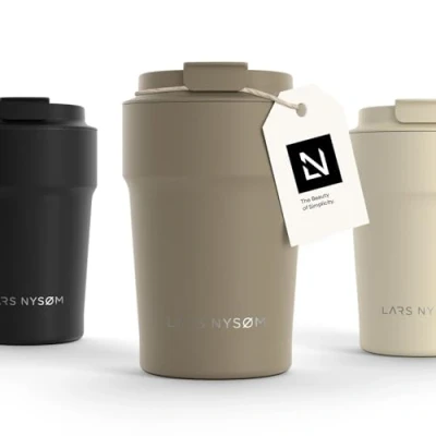 Abbildung von LARS NYSØM Thermo Kaffeebecher to go 380ml Travel Mug 0,38 Liter mit Isolierung Auslaufsicherer Edelstahl Thermobecher für Kaffee und Tee unterwegs Teebecher (Taupe Brown, 380ml)