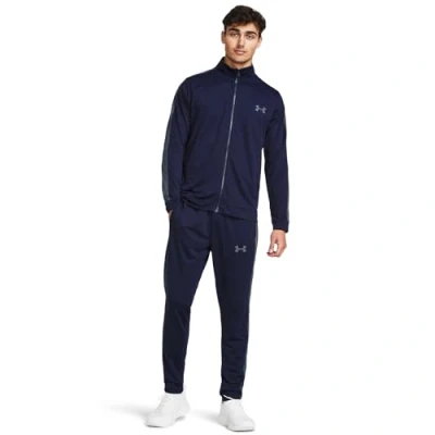 Abbildung von Under Armour Herren UA Knit Track Suit, bequemer Trainingsanzug, schnelltrocknender Jogginganzug mit Seitentaschen