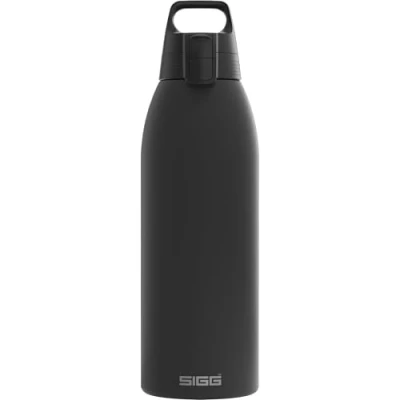 Abbildung von SIGG Isolierte Trinkflasche Thermosflasche Shield Therm One Black kohlensäurehaltige Getränke Auslaufsicher Spülmaschinenfest BPA frei 90% recycelter Edelstahl Schwarz 1.5L