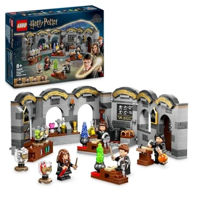 Abbildung von Lego Harry Potter Schloss Hogwarts: Zaubertrankunterricht, Fantasy Spielzeug, baubares Klassenzimmer, Geschenkidee für Jungen, Mädchen und alle Fans, mit Hermine Granger Severus Snape 76431