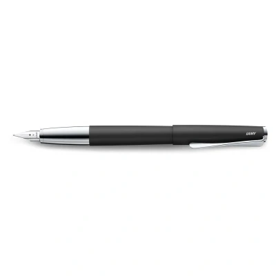Abbildung von Lamy studio black Füller universeller Füllfederhalter in elegantem Gehäuse aus Ganzmetall mit propellerförmigem Clip &amp; Stahlfeder Strichbreite M inkl. Tintenpatrone T 10 blau