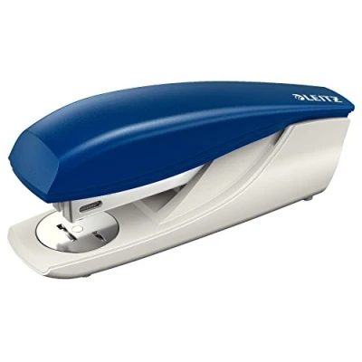 Abbildung von Leitz NeXXt Bürotacker, Für 30 Blatt, Ergonomisches Design mit Nachfüllanzeige, Inkl. Heftklammern, Blau, 55000035