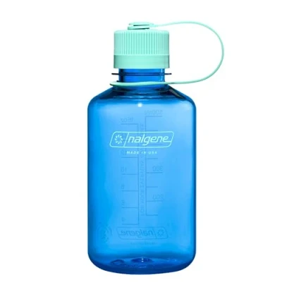 Abbildung von Nalgene Wasserflasche Leichte Sustain Tritan BPA freie, bruchsichere Flasche für Rucksackreisen, Wandern, Fitnessstudio, 473 ml, schmaler Mund, Kornblumenblau, Kornblume (Blau)