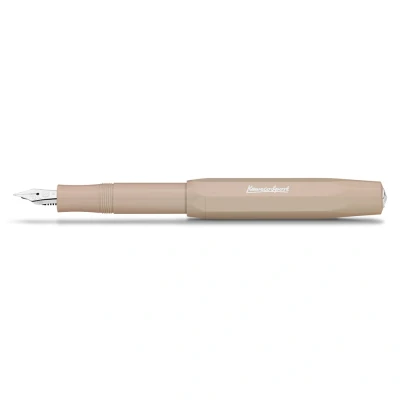 Abbildung von Kaweco SKYLINE SPORT Füllhalter Macchiato I Premium Füllfederhalter für Tintenpatronen mit hochwertiger Stahlfeder 13 cm Füller in Beige Federbreite: M (Medium)