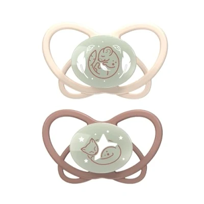 Abbildung von NIP Butterfly: Haut &amp; zahnfreundlicher Leuchtschnuller, flacher Sauger, weich flexibel, Scheibe extra leicht luftdurchlässig, BPA frei, nachhaltig, mit Box, 5 18 Monate, Beige/Taupe