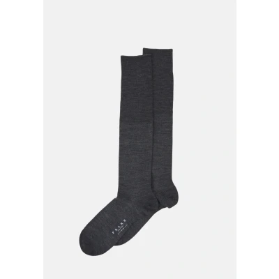 Abbildung von FALKE Herren Kniestrümpfe Airport M Kh Wolle Baumwolle lang einfarbig 1 Paar, Grau Dark Grey 3070, 47 48
