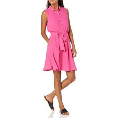 Abbildung von Amazon Essentials Damen Ärmelloses gewebtes Hemdkleid mit lockerer Passform, Intensive Rosa, M