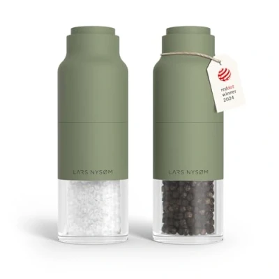 Abbildung von LARS NYSØM Salz und Pfeffermühlenset Edelstahl mit verstellbarem Mahlwerk I Flaschendesign Gewürzmühlen Set Manual (Sage Green)